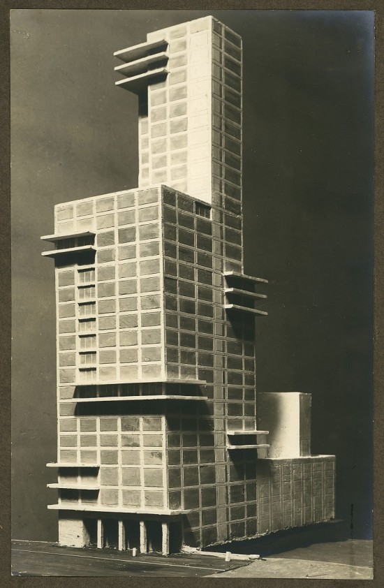 Walter Gropius and Adolf Meyer, Chicago Tribune Tower model, 1922, architecture 01